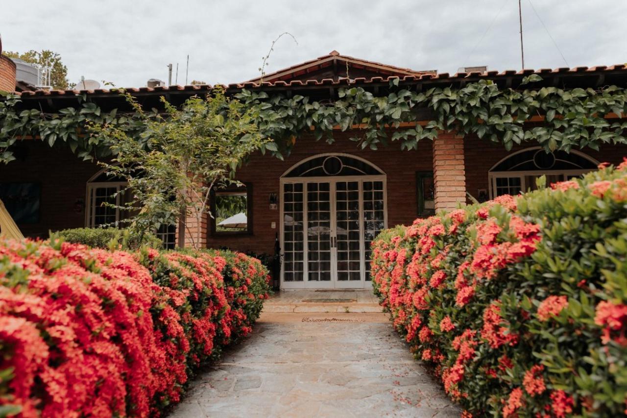 Hotel Pousada Chale Das Flores Sertaozinho Exterior photo