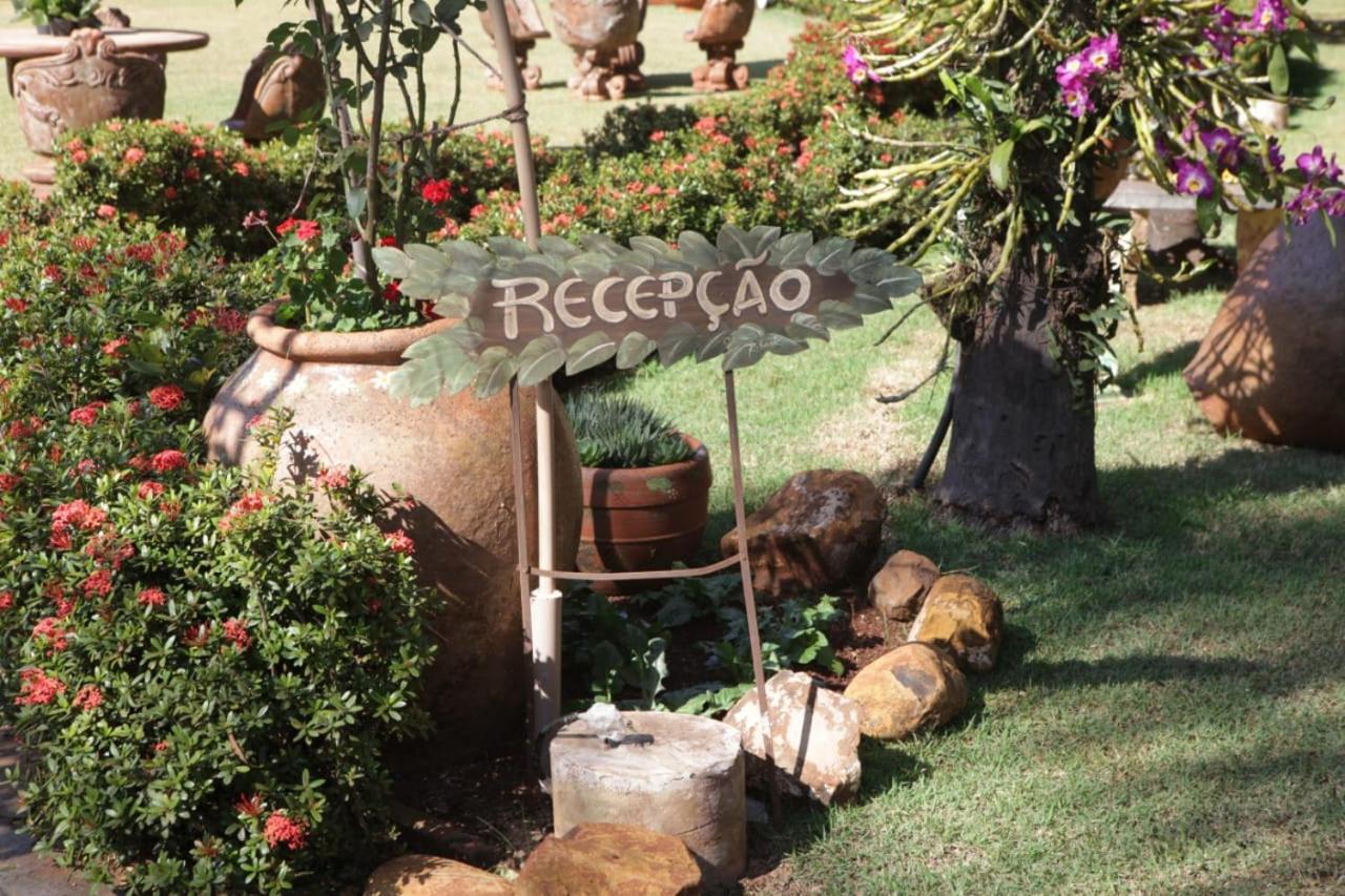 Hotel Pousada Chale Das Flores Sertaozinho Exterior photo